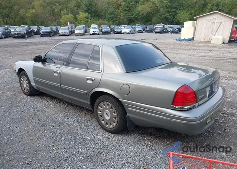 2003 Ford Crown Victoria Standard z USA, uszkodzony, nr VIN 2FAFP73W63X161494